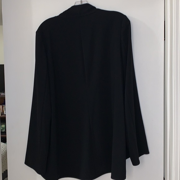 Pendleton Black Blazer.   Size Large.  Not lined.  No buttons or zippers. - Picture 10 of 11